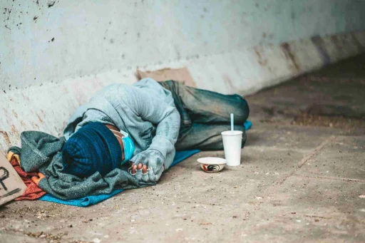 beggars-lying-side-street-with-dirty-clothes-1536&#215;1022-1