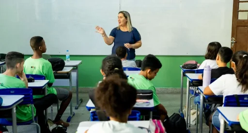 processo-seletivo-para-professores-de-sp_foto-flavio-floridoeducacaosp-jpg-e1782141637486-1024&#215;552-1
