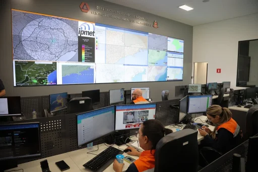 centro-de-gerenciamento-de-emergencias-cge-e-o-centro-paulista-de-radares-e-alertas-meteorologicos-cepram-geral-pablo-jacob-1024&#215;683-6
