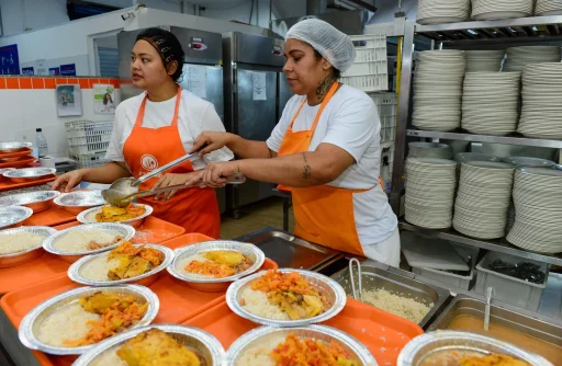 distribuicao-marmitas-jpg-1024&#215;668-1