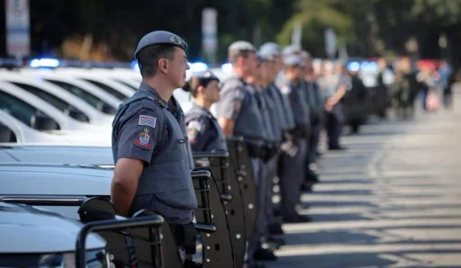 policiais